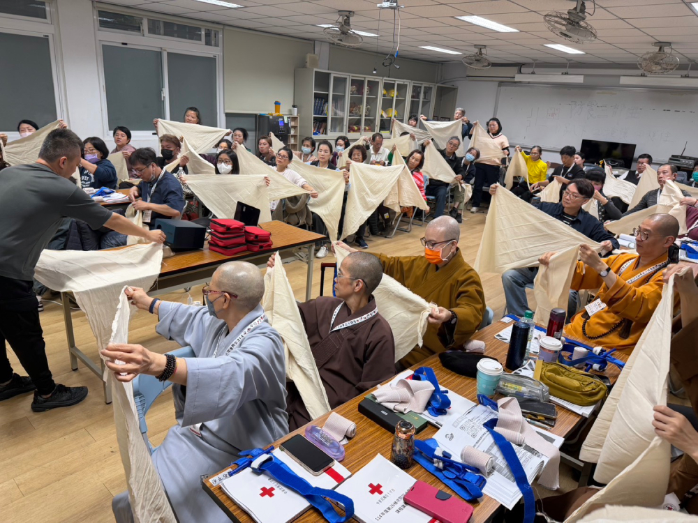 【有影】攜手政府、紅十字會與消防體系 首開宗教團體培訓社區防災即戰力 5 cnews235251216a02