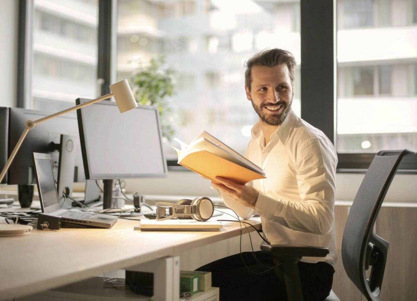 久坐族好消息！不一定要運動流汗   研究曝「一改變」助精神情緒