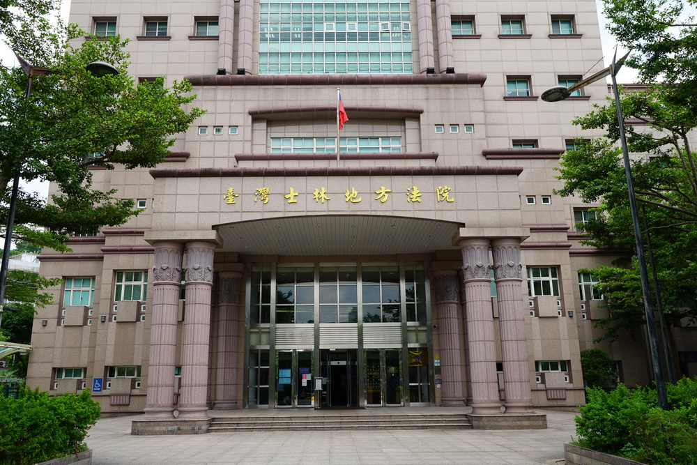 「小王」不滿被分手當街殺女友　國民法官判處無期徒刑