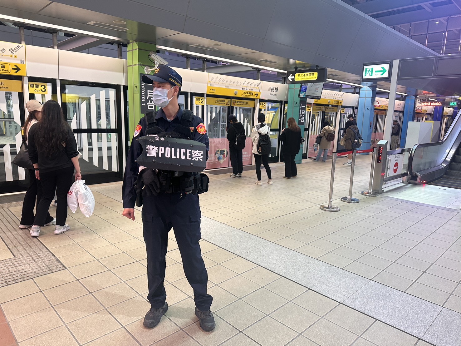 無差別恐怖攻擊釀4死　台北警局動員3千警全面戒備 17