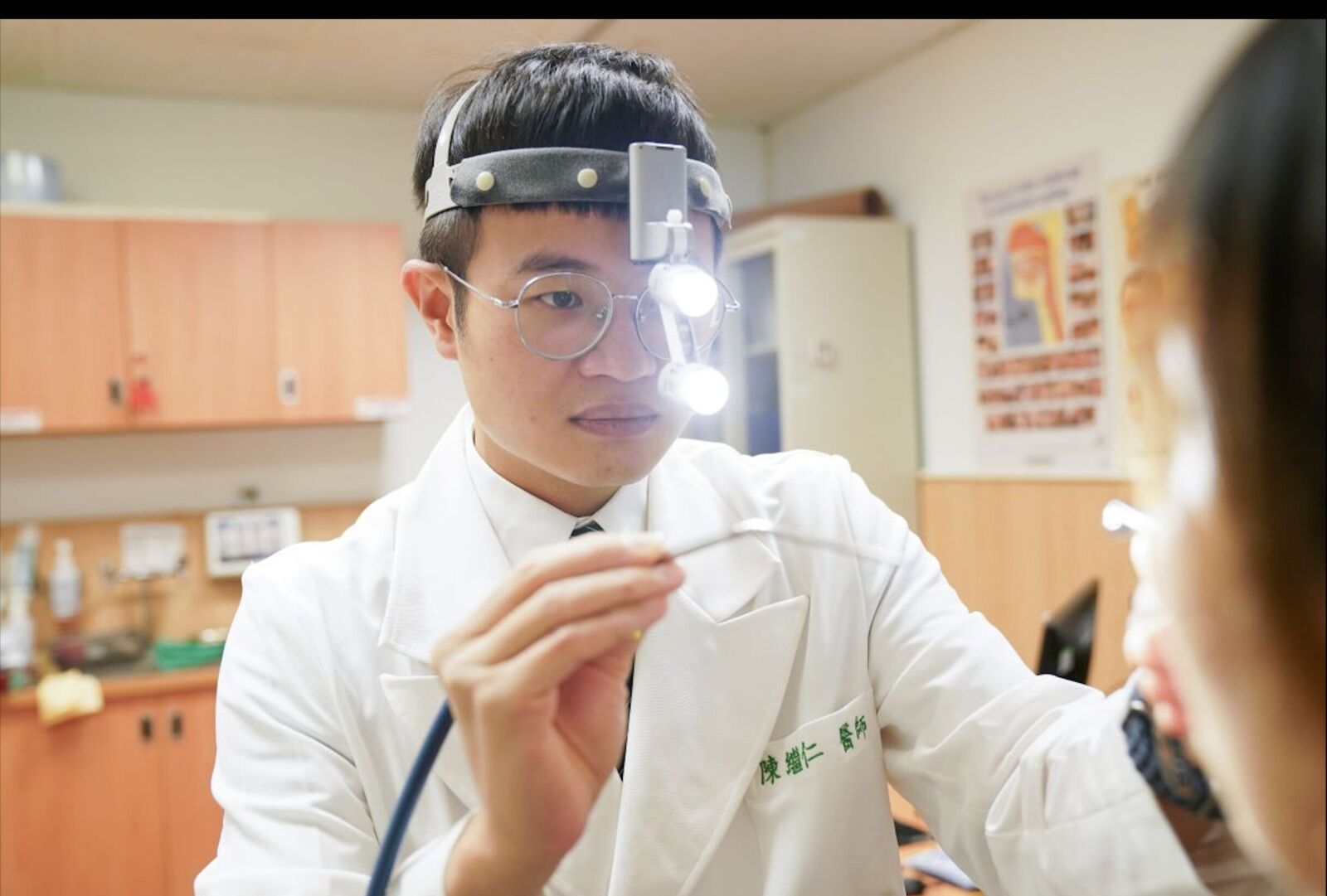 7旬翁頭暈老跌倒 一飲食習慣「舌苔幾乎消失」已神經病變 7旬翁頭暈老跌倒 一飲食習慣「舌苔幾乎消失」已神經病變