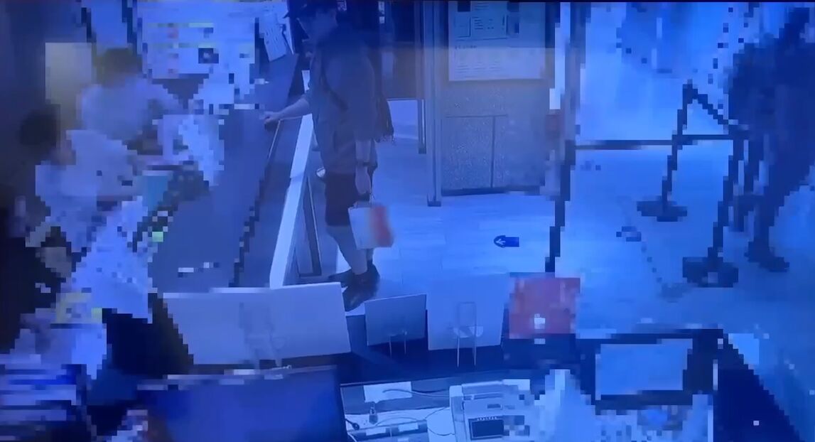 張文失業無收入母親2年金援37萬　犯案後墜樓戶頭僅剩39元 15