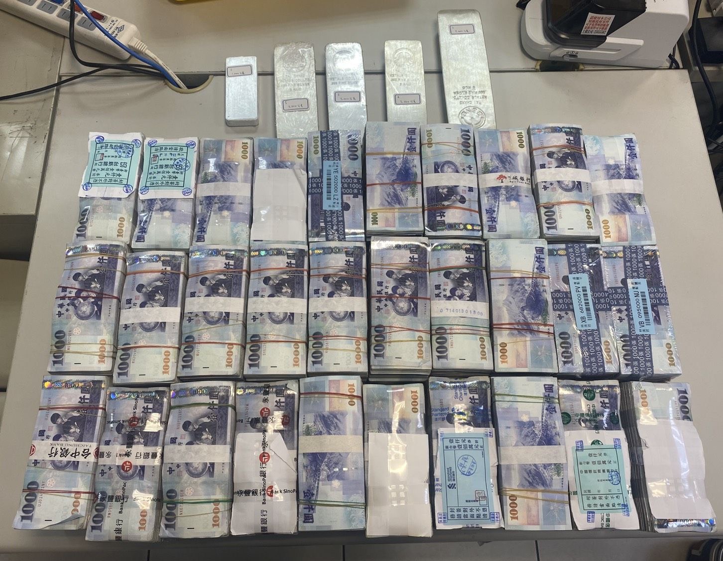 台南老字號銀樓淪詐欺洗錢共犯　鎔鑄200公斤黃金藏鉛錫合金 13