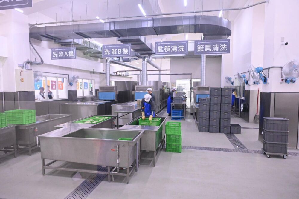 全國首座環保餐具清洗中心今啟用　徐榛蔚：循環平台建置重大進展 11
