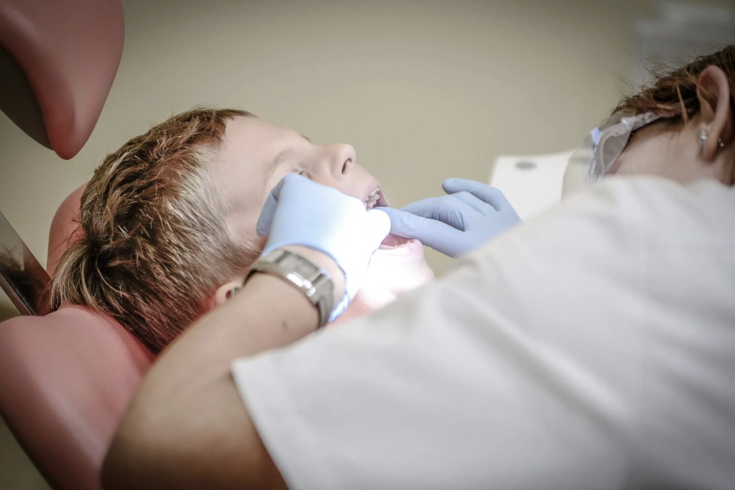 台灣5歲童「齲齒率」近半 家長注意！1歲前就該首次牙科檢查 3