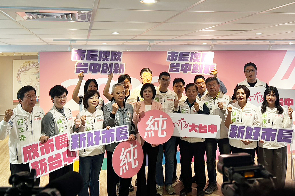 參拜萬和宮、辦公室開箱宣示選戰起跑　何欣純：我是台中市民的市長 7