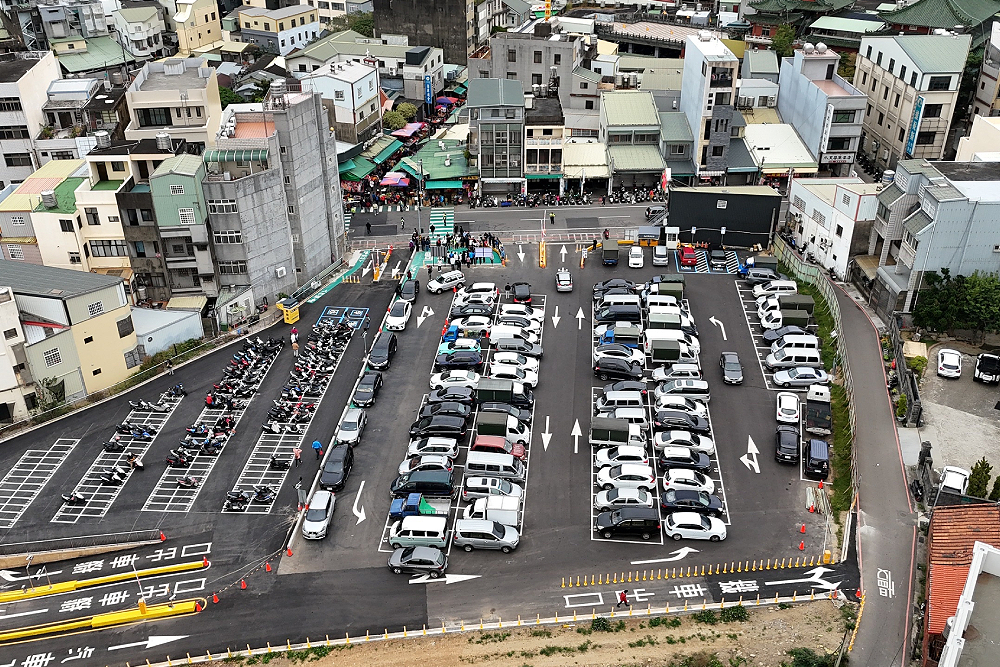 苗栗南苗市場停車場啟用　鍾東錦宣布免費停車至春節後 37