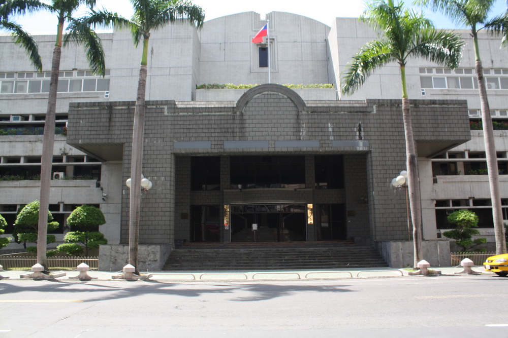 79高齡嬤路考不過「給所費」求過關　貪污罪判刑3月 1