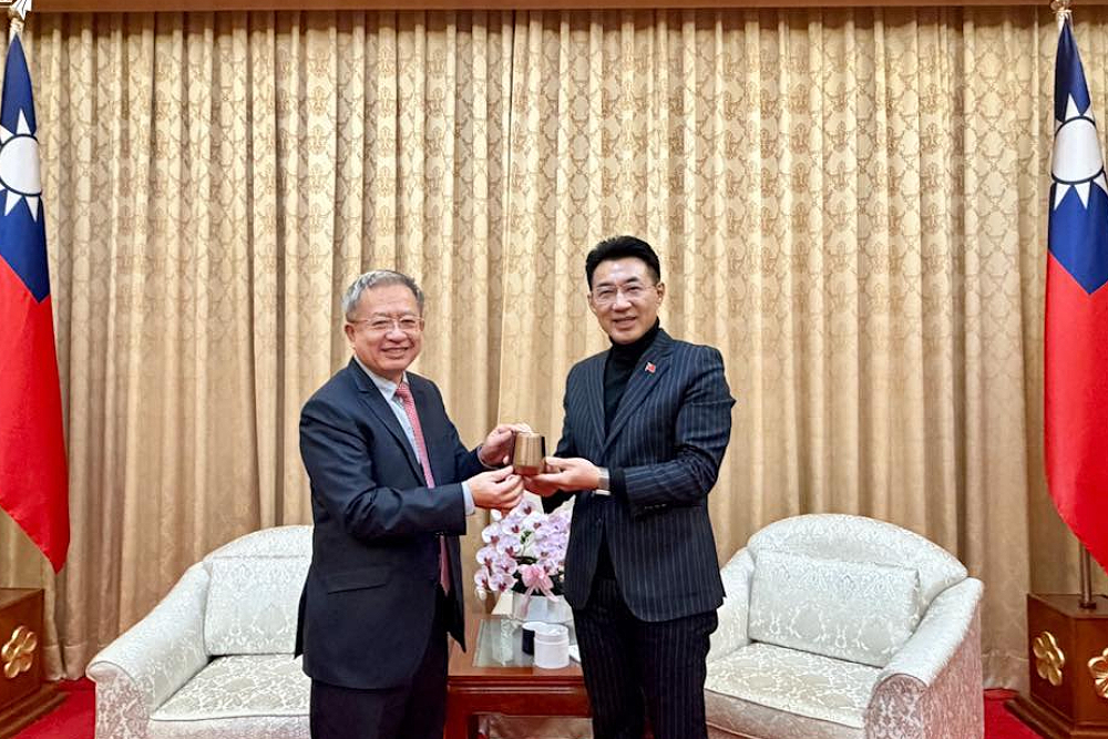 黃仁勳再掀浪潮 江啟臣盼打造台中AI機器人智慧園區 黃仁勳再掀浪潮 江啟臣盼打造台中AI機器人智慧園區