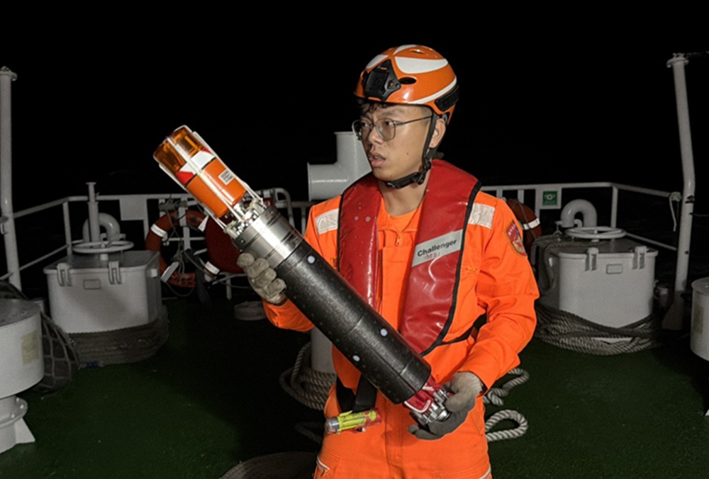 空軍F-16戰機花蓮外海失聯 飛官疑跳傘國軍海巡全力搜救中 4 cnews204260107a02