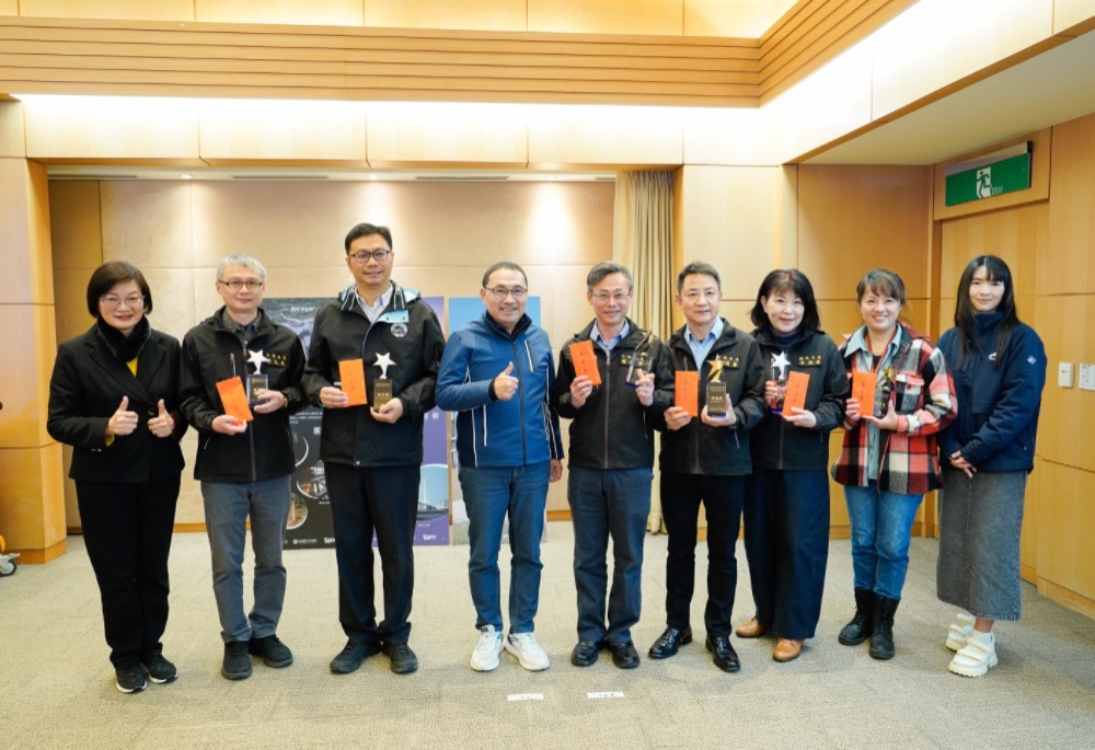 新北培根計畫翻轉性別框架 侯友宜偕社會局表揚6區績優公所 新北培根計畫翻轉性別框架 侯友宜偕社會局表揚6區績優公所