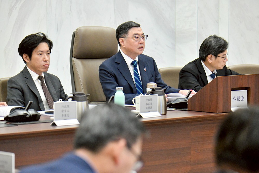 持續搜救F-16失聯飛官 卓榮泰要求國防部適時說明進度 持續搜救F-16失聯飛官 卓榮泰要求國防部適時說明進度