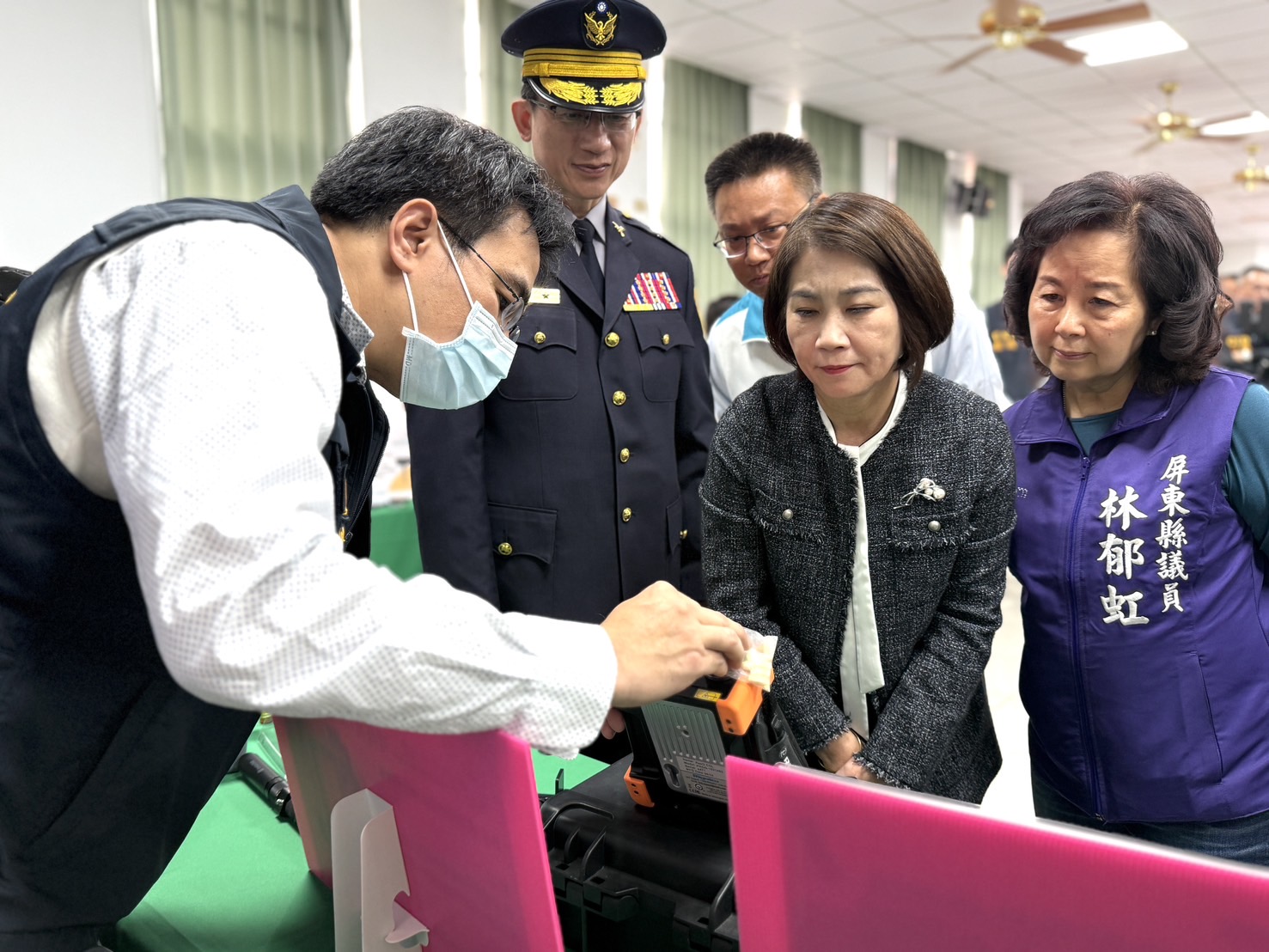 周春米揭牌槍彈實驗室 屏東打造最南端鑑識據點 周春米揭牌槍彈實驗室 屏東打造最南端鑑識據點