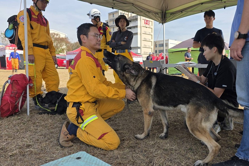 【台灣護國犬2-1】921後接軌國際搜救犬組織 內政部消防署:專業實力已為亞洲典範 36 【台灣護國犬2-1】921後接軌國際搜救犬組織 內政部消防署:專業實力已為亞洲典範 35