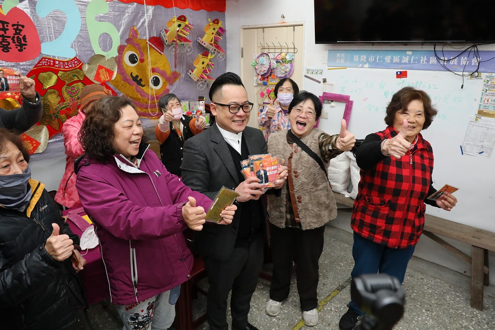 低溫來襲！發送暖暖包關心老者生活　童子瑋：將持續走訪各大社區 7