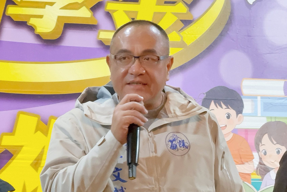 鍾東錦哽咽頒苗栗縣獎助學金助弱勢　李文斌憶黑手歲月鍛造夢想 7