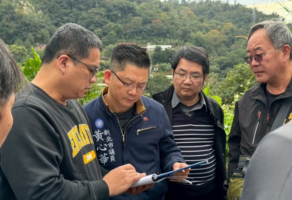 新北新店粗坑里邊坡坍方 黃心華出動空拍機現勘監測安全 新北新店粗坑里邊坡坍方 黃心華出動空拍機現勘監測安全