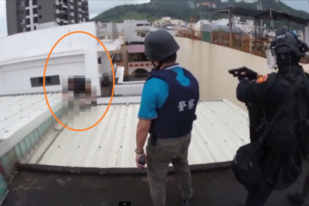 情侶檔涉組詐騙機房被通緝 警強勢攻堅藏匿處逮人 情侶檔涉組詐騙機房被通緝 警強勢攻堅藏匿處逮人