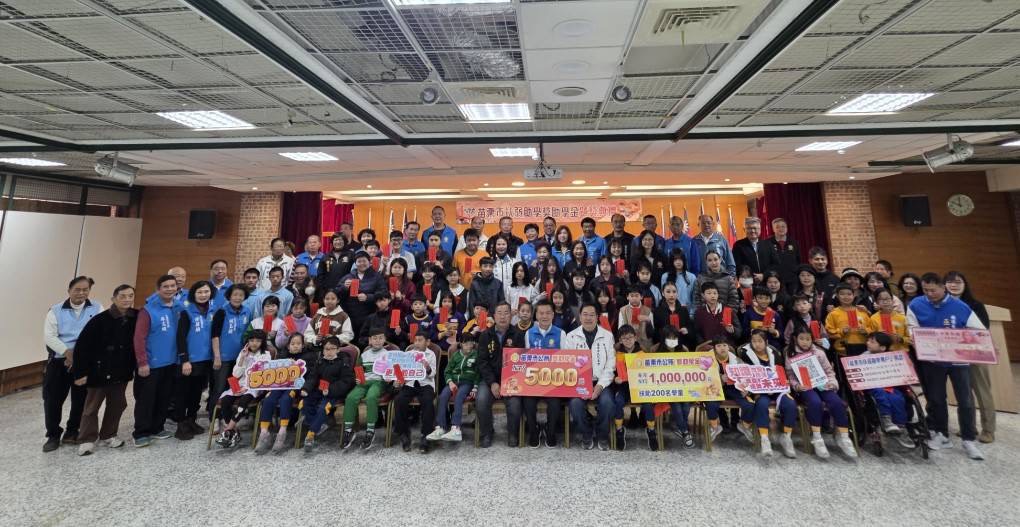 孩子未來決定城市高度　余文忠帶頭助101清寒學子追夢 11