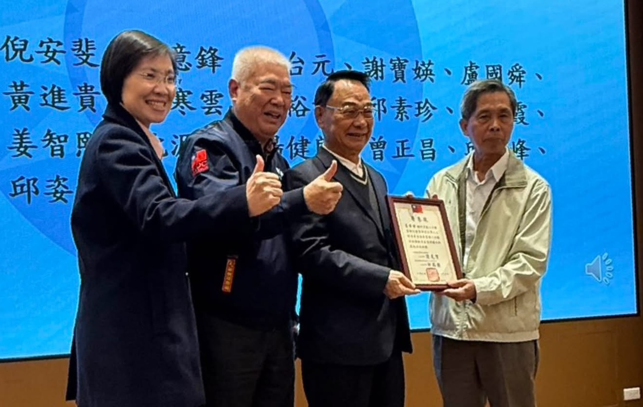 徐欣瑩積極爭取2026新竹縣長提名 季麟連現身黃國竹委員會力挺 8 徐欣瑩積極爭取2026新竹縣長提名 季麟連現身黃國竹委員會力挺 7