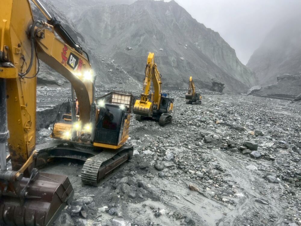 馬太鞍堰塞湖蓄水僅剩2.6萬平方公尺 林保署花蓮分署:達階段性任務風險大降 14 馬太鞍堰塞湖蓄水僅剩2.6萬平方公尺 林保署花蓮分署:達階段性任務風險大降 13