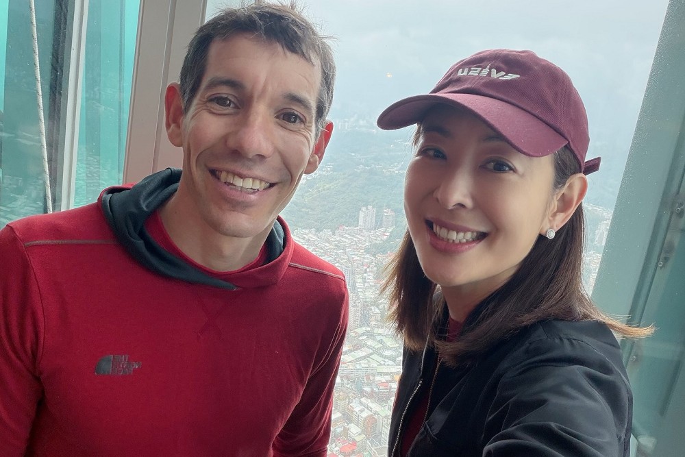 「扶龍王」王世堅盛讚賈永婕適參選台北市長 評「知錯能改、修正也快」 「扶龍王」王世堅盛讚賈永婕適參選台北市長 評「知錯能改、修正也快」