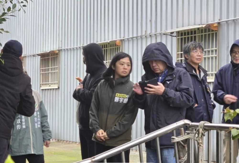 八里左岸惡臭頻傳引民怨 鄭宇恩要求科學檢測揪出滲漏源頭 八里左岸惡臭頻傳引民怨 鄭宇恩要求科學檢測揪出滲漏源頭