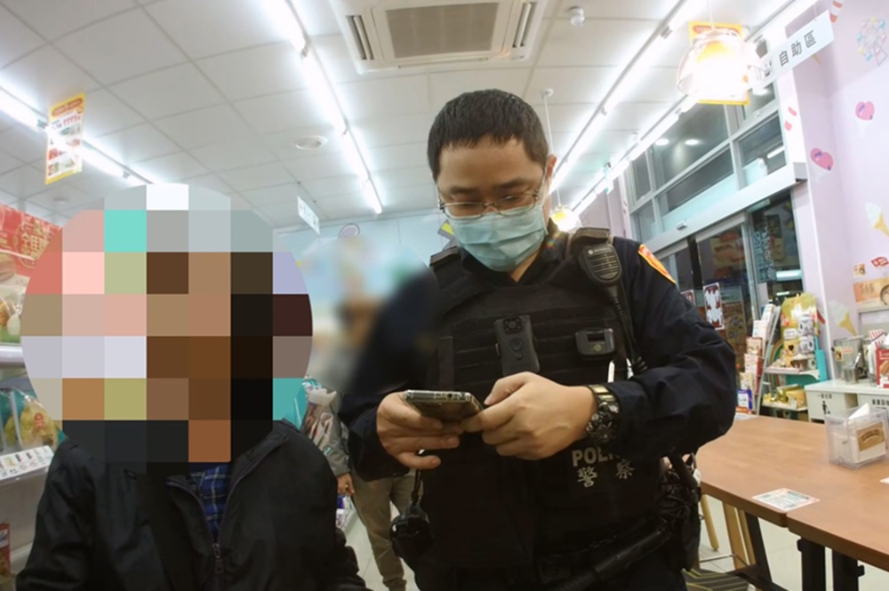 結帳排隊爆口角 2婦人在超商拉扯互告 結帳排隊爆口角 2婦人在超商拉扯互告