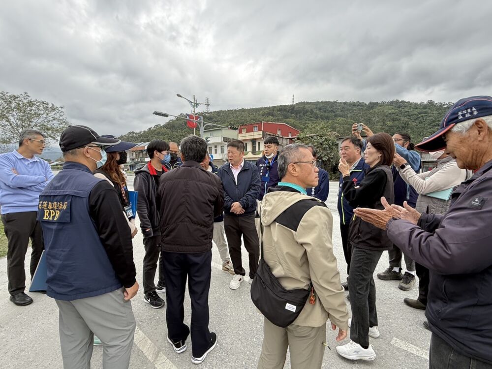 張峻會勘台九線鳳林段揚塵 花蓮工務段、水利署允諾強化改善 張峻會勘台九線鳳林段揚塵 花蓮工務段、水利署允諾強化改善