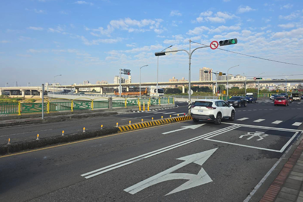 民代憂台74線大里一北出匝道壅塞 交通局今優化6路口號誌改善 民代憂台74線大里一北出匝道壅塞 交通局今優化6路口號誌改善