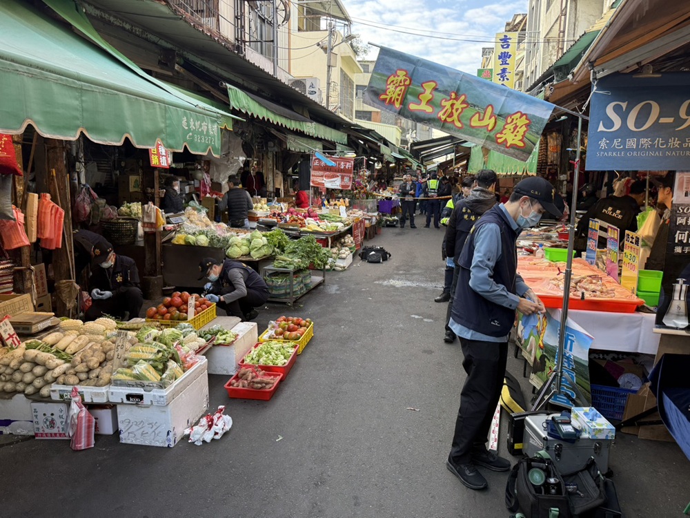 借手機不成疑握刀蹲守　警到場勸導被砍開2槍40歲男身亡