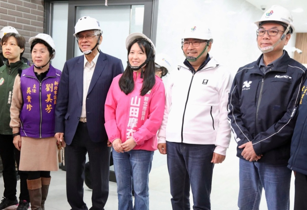 視察板橋江翠青年社宅　山田摩衣：進度與品質是問政重點