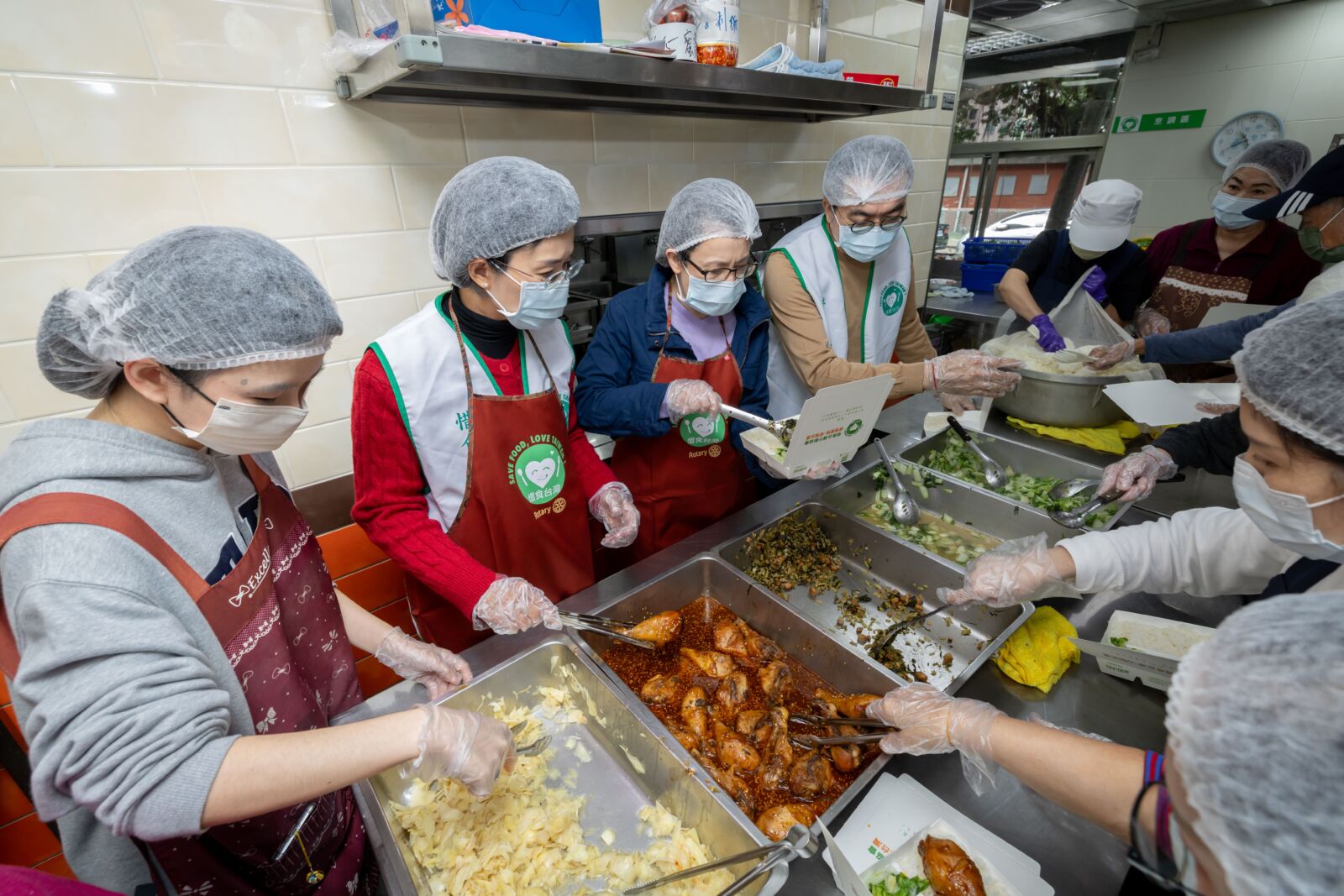 蘇巧慧、蕭美琴走進新北惜食廚房　大讚協會凝聚社會力量 3