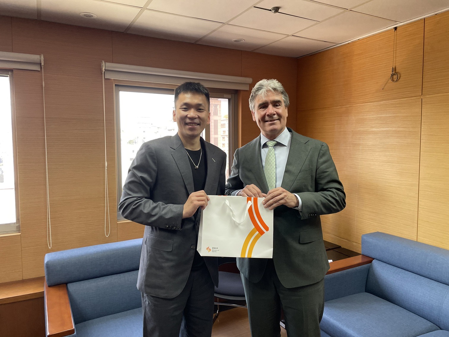 李洋會見荷蘭代表　談競速滑冰紀錄片與跨國培育合作 7