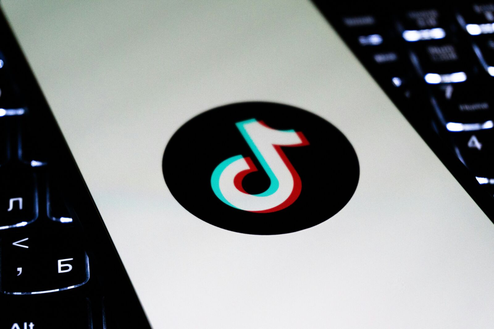 【投書】全球掀社群禁令潮 台灣網路安全網莫落後 3