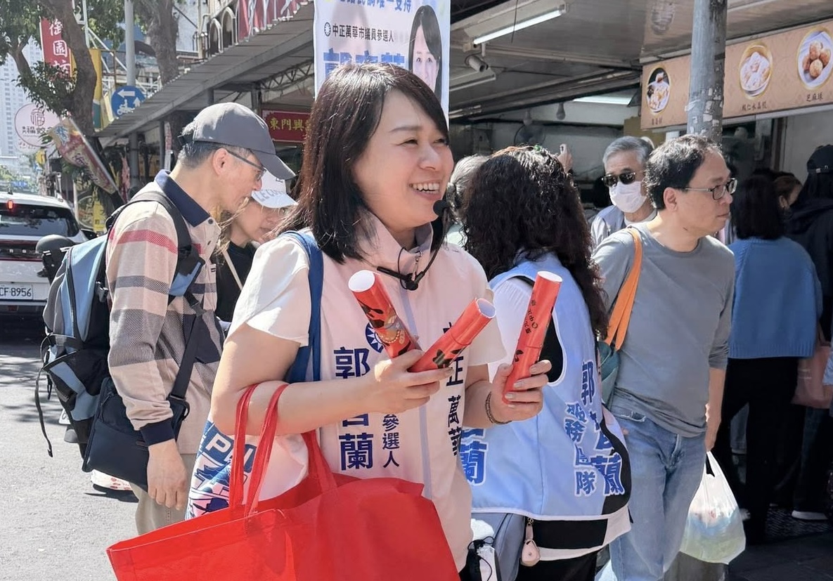 吳欣岱喊台北燈節「3分鐘設吸菸區」　郭音蘭怒批：別再滿口「政治肺話」 7