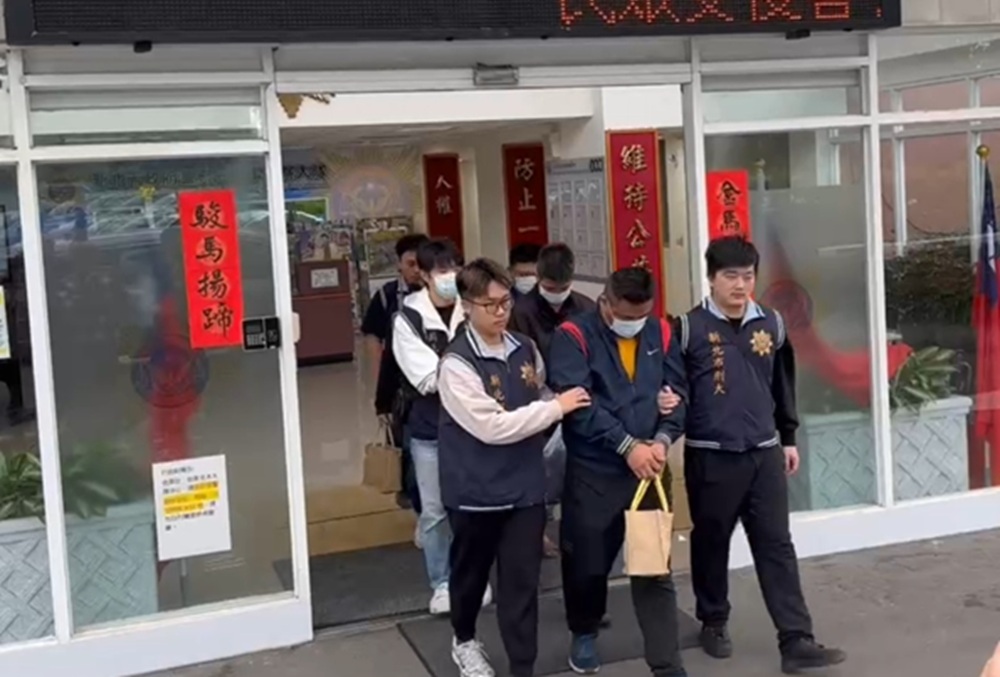 查獲870株大麻 警攻堅透天厝瓦解一條龍植栽場 14 cnews204260226a03