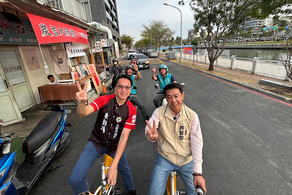 跨派系陪林智鴻單車掃街　許智傑：讓鳳山和諧成民主佳話 11