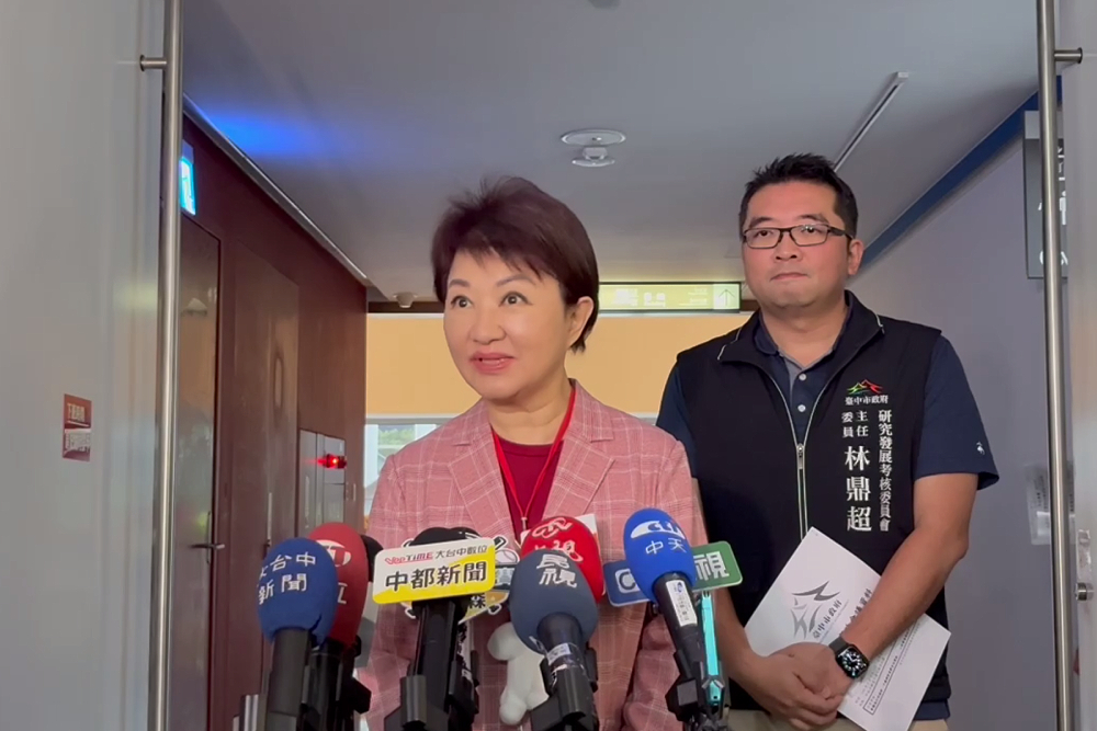 與蔣萬安「最強姊弟聯手」引熱議　盧秀燕強調蒐集關稅、軍購意見 15