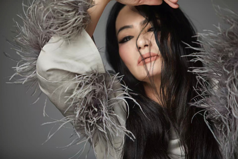 潘越雲睽違7年推新作　〈我和我自己〉唱出與孤獨共處的人生 5