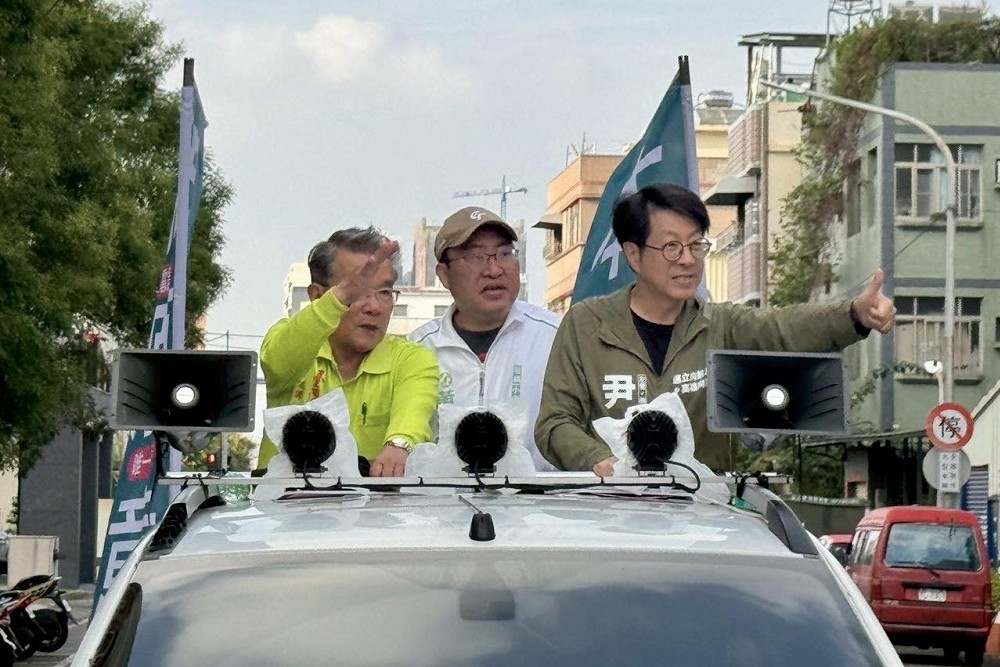 柯志恩搞錯WBC賽程、國民黨AI圖卡　黃敬雅、尹立狠酸太懶了 15