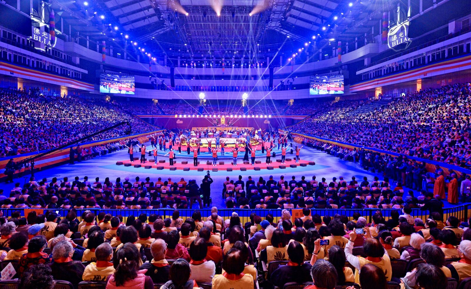 佛光山舉辦萬人甘露灌頂　三皈五戒典禮場面莊嚴 7