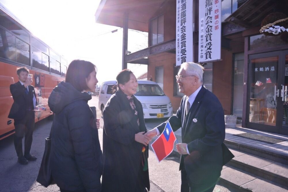 徐榛蔚回訪山形縣米鶴酒造　見證花蓮米入釀合作新酒「福到」 11