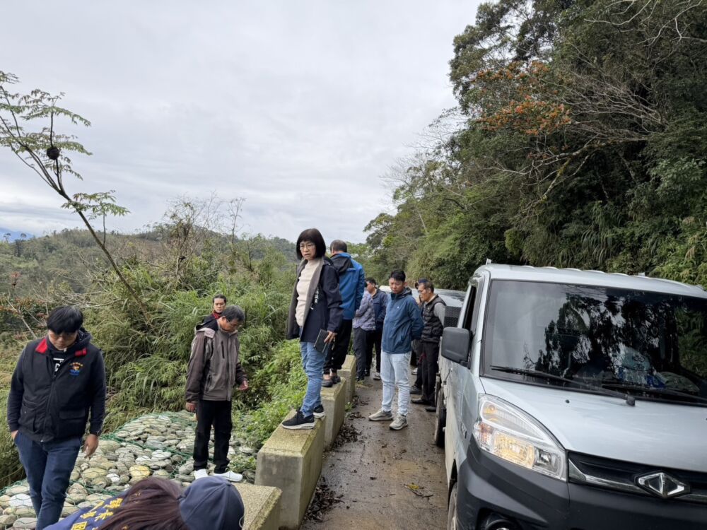 花蓮縣府邀現勘赤科山受損道路　鍾素政要求速辦復建工程確保安全 7