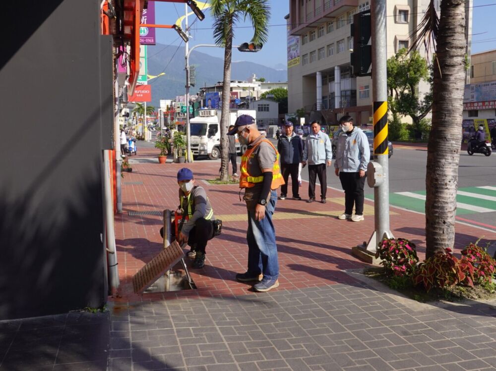 防病媒蚊孳生　魏嘉彥啟動44里清溝防疫作業預計5月底完成 7