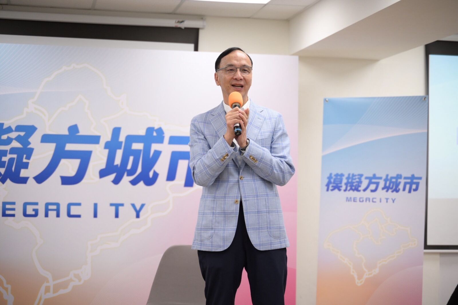 朱立倫、韓國瑜驚喜合體　期勉青年參政勿忘初衷 9