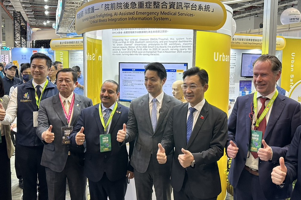 聯手蔣萬安倡「實體AI」新藍圖　江啟臣：台中是發展人形機器人最佳基地 13