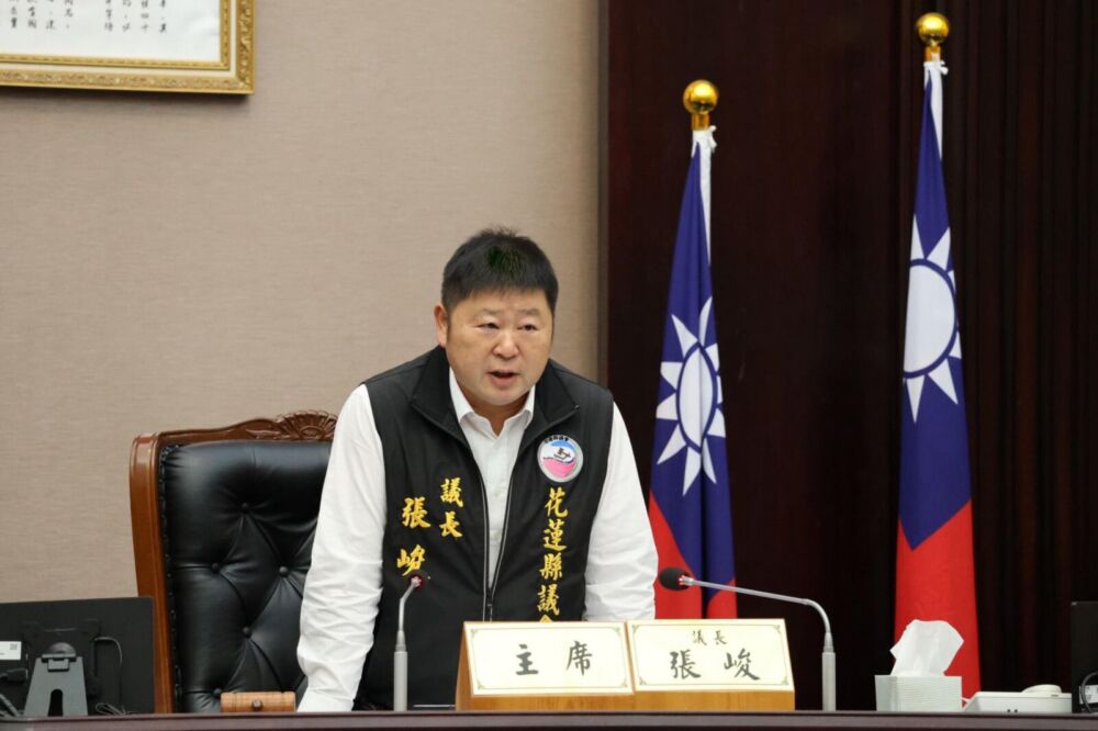 【何啟聖專欄】操作藍綠對決，顯示權力恐慌》 3