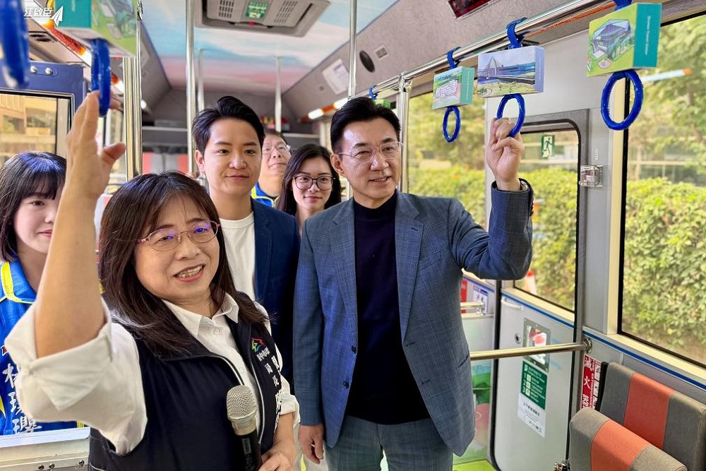 555快捷公車補上國際門戶最後一哩路　江啟臣：「中進中出」關鍵拼圖到位 9