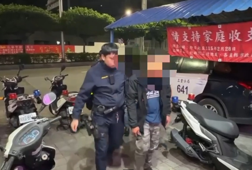 跨越雙黃線 掉落毒品菸彈駕駛心虛逃警開2槍 20 cnews204260322a02